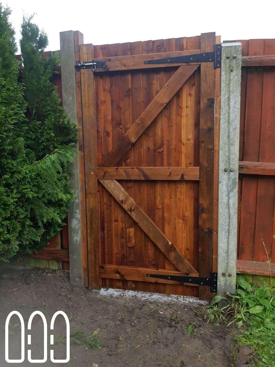 Standard framed, ledged and braced gate