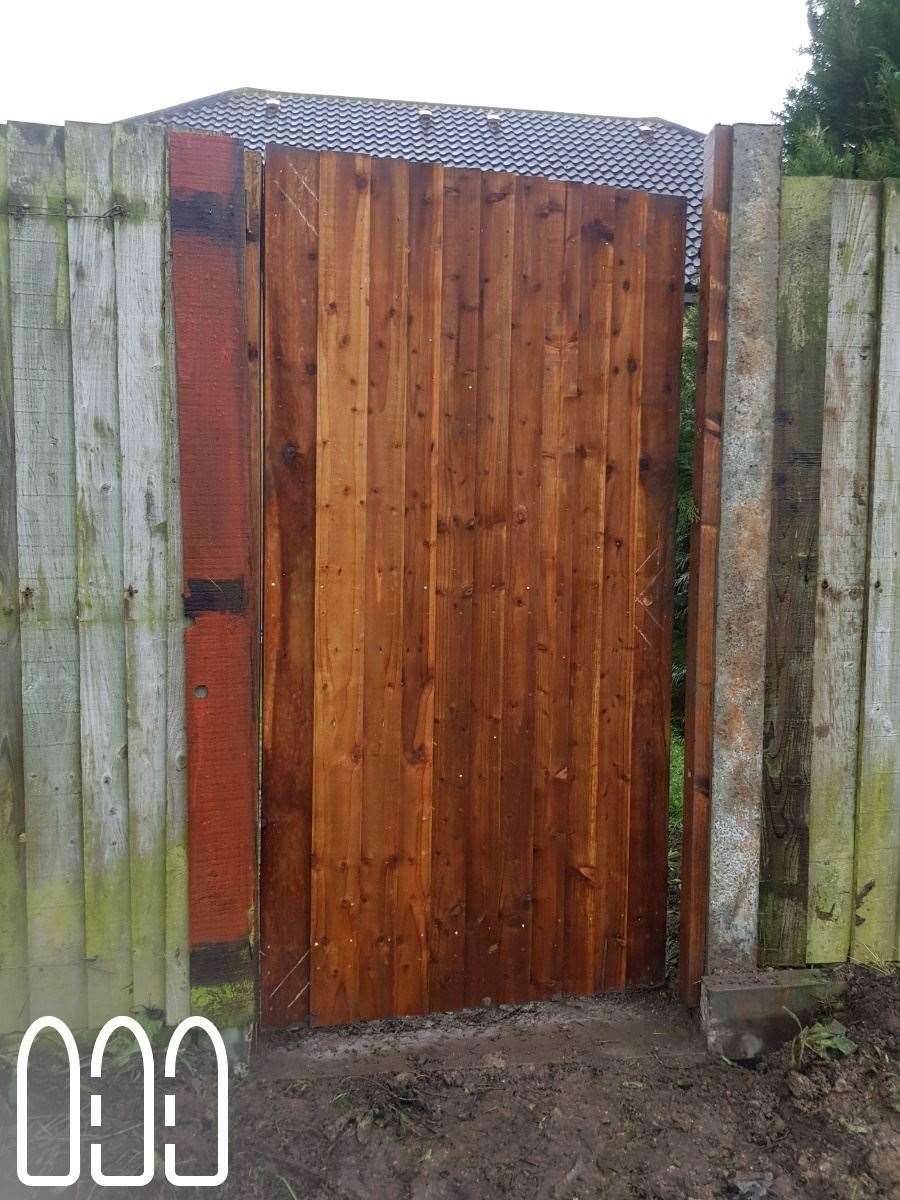 Standard framed, ledged and braced gate