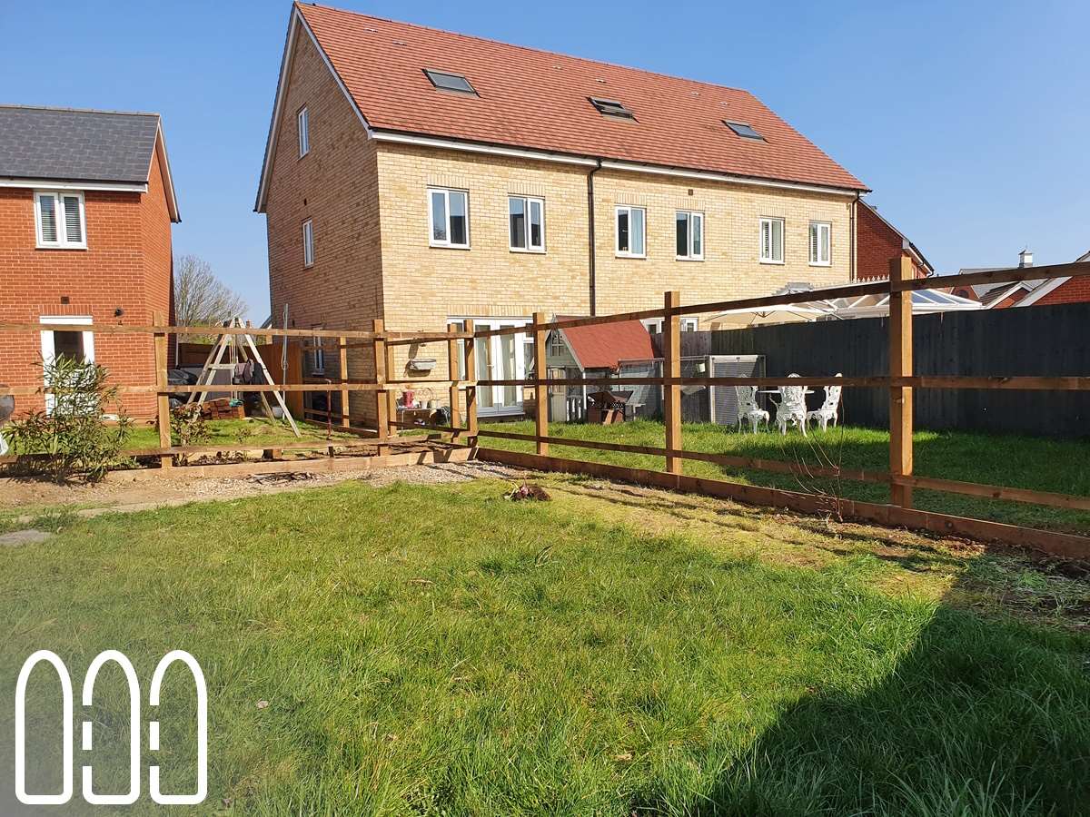 Running feather edge with a wooden gravel board